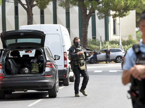 Attaque contre une synagogue en France: le suspect est un Algérien