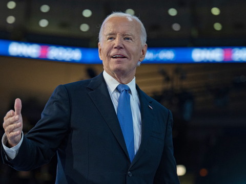 Biden condamne les frappes russes contre l'Ukraine