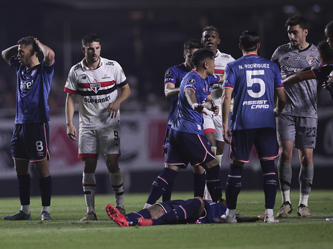 Décès d'un joueur uruguayen qui s'était effondré en plein match