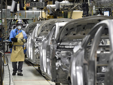 Typhon au Japon: deux disparus, Toyota suspend sa production