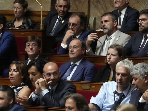 Les divisions du PS entrent dans l'équation de Macron pour Matignon