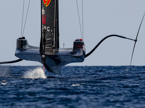 Alinghi encore défait
