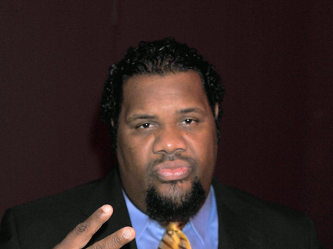 Le rappeur Fatman Scoop meurt après s'être écroulé sur scène