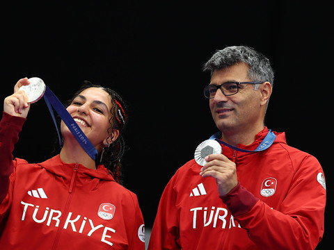 Le Turc Yusuf Dikeç veut protéger sa pose devenue virale