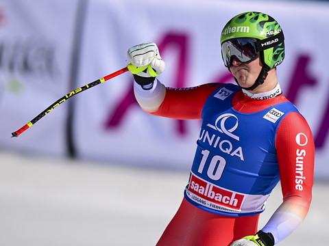 Franjo von Allmen blessé à l'articulation du genou