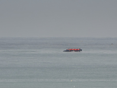 Italie: 20 migrants disparus dans un naufrage en Méditerranée (HCR)
