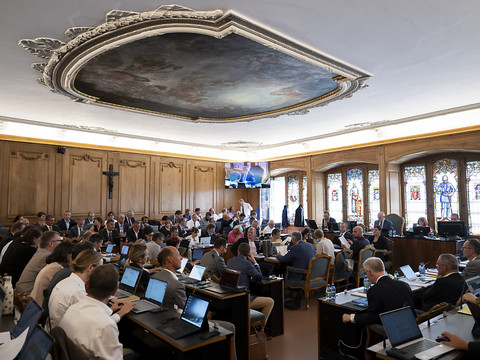 Fribourg: révision de la loi sur l'aide sociale reportée à octobre