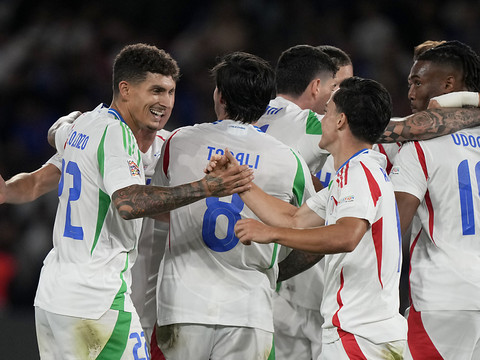 La France commence par une défaite contre l'Italie