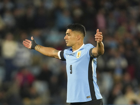 L'Uruguay dit adieu à Luis Suarez sur un match nul terne