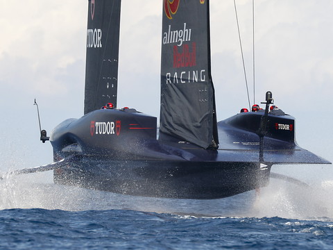 Une 5e défaite pour Alinghi, dominé par Britannia