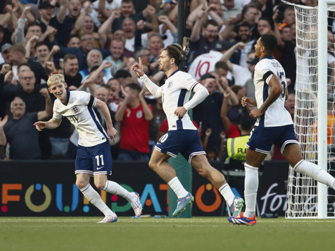 L'Angleterre gagne en Irlande pour la première de Carsley