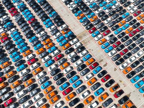 Chine: hausse des exportations en août, les importations déçoivent