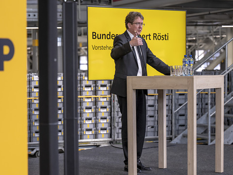 Restructuration de La Poste: le National tire le frein
