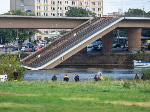 Effondrement partiel d'un pont à Dresde, pas de victimes