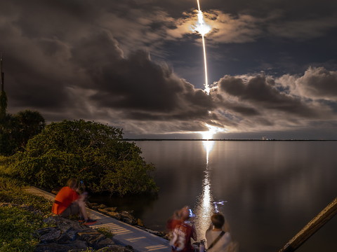SpaceX tente la première sortie spatiale privée de l'histoire