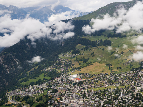 Rénovations facilitées des vieilles bâtisses en Suisse dès octobre