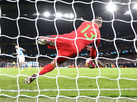 Lunin prolonge au Real Madrid jusqu'en 2030