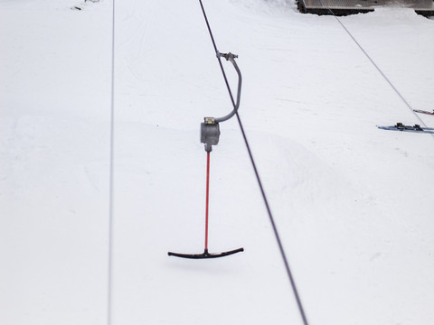 Une jeune skieuse canadienne grièvement blessée à Saas-Fee (VS)