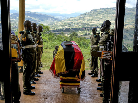 L'Ouganda enterre son athlète victime d'un féminicide