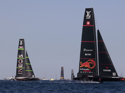 Alinghi fessé deux fois par Britannia