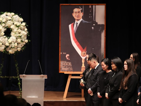 L'adieu national du Pérou à son ex-président controversé Fujimori