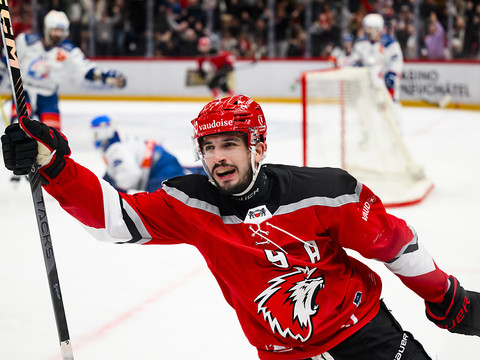 Buteur patenté du LHC, Damien Riat en veut encore plus