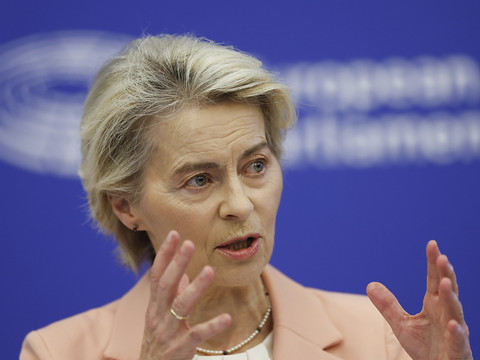 UE: von der Leyen dévoile sa nouvelle équipe, dans la douleur