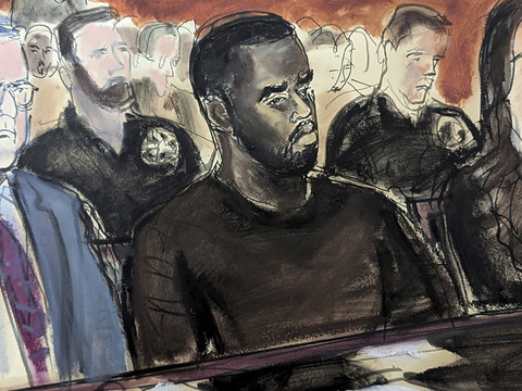 Le rappeur américain P. Diddy reste en prison