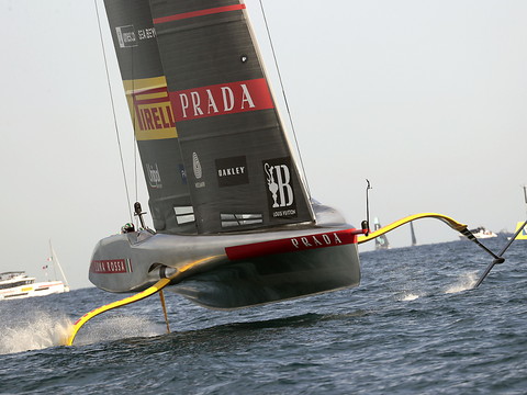Luna Rossa se qualifie pour la finale