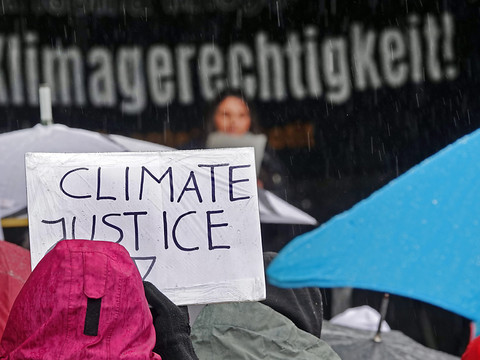 Des jeunes Allemands dans la rue pour le climat