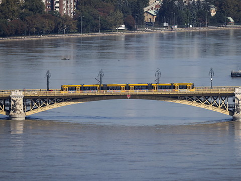 Le Danube en crue assiège Budapest après la tempête Boris