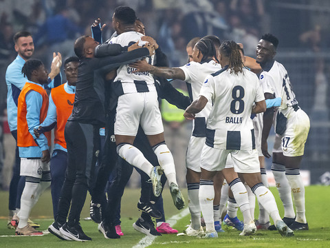 Zurich s'impose 2-0 à Bâle et prend les commandes