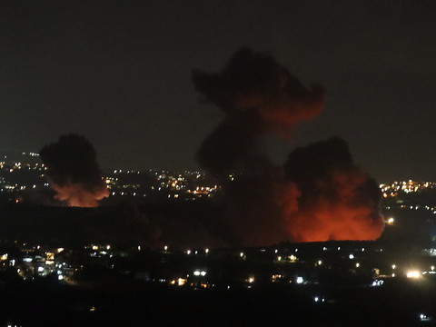 Israël bombarde à nouveau intensément le sud du Liban