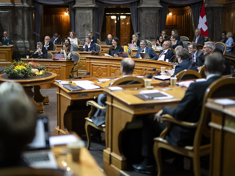 Domaine des EPF: les sénateurs coupent la poire en deux