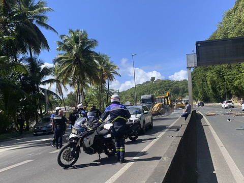 Guadeloupe: couvre-feu pour les mineurs en réponse aux violences