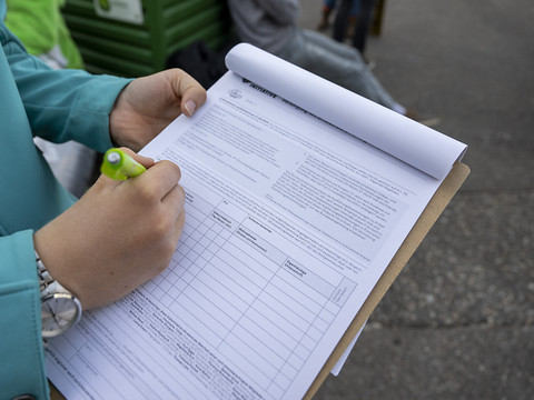 84% des Suisses contre la rémunération de la récolte de signatures