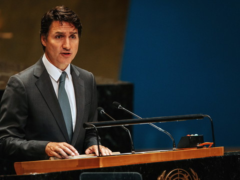 Le gouvernement de Justin Trudeau survit à une motion de censure
