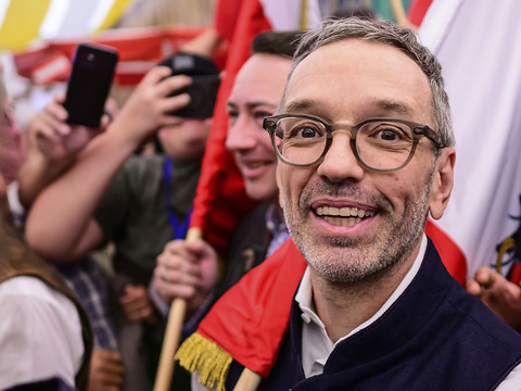Législatives en Autriche: l'extrême droite vise la première place