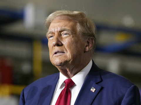 Trump menace de poursuivre Google, accusé de partialité contre lui