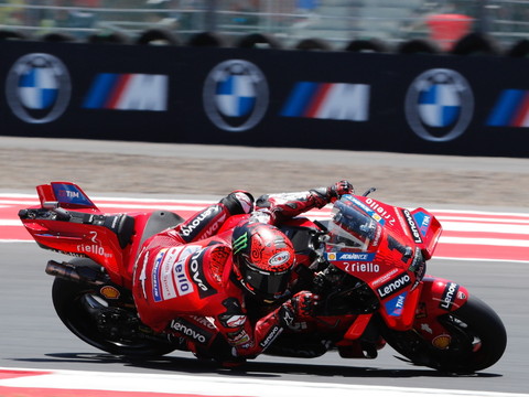 Bagnaia remporte la course sprint, Martin hors des points