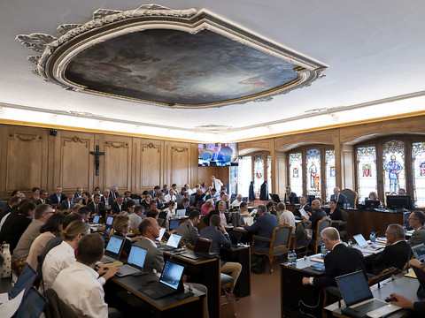 Fribourg: budget 2025 à l'équilibre grâce à d'importants arbitrages