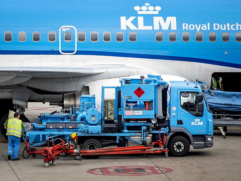 KLM annonce des mesures de réduction de coûts