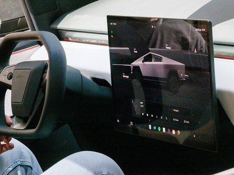 Mise à jour d'un logiciel défaillant sur 27'000 Cybertruck Tesla
