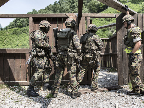 Des SMS de l'armée envoyés dans la nuit aux mauvais destinataires