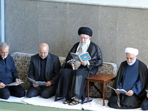 Les alliés de l'Iran ne reculeront pas face à Israël, dit Khamenei