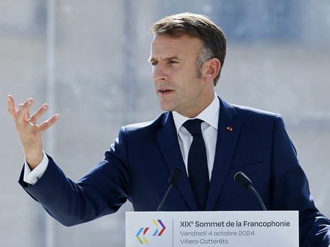 Macron plaide pour un espace francophone uni face aux crises