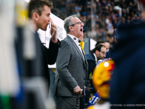 Fribourg s'enfonce dans la crise, Genève a un power-play en feu