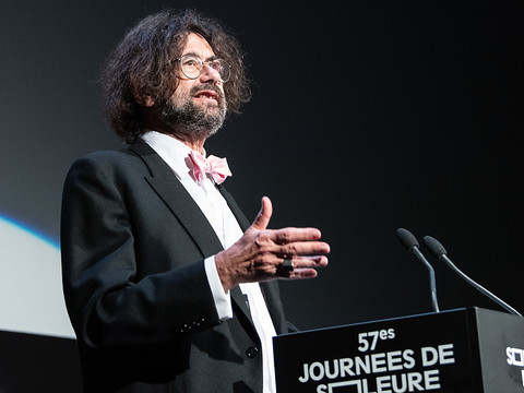 Il faut supprimer les genres dans les passeports, dit un ex-juge
