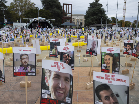 500 personnes réunies à Genève pour la libération des otages