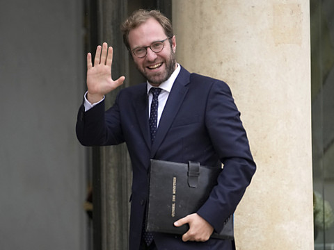 La France promet à l'UE de corriger son déficit budgétaire